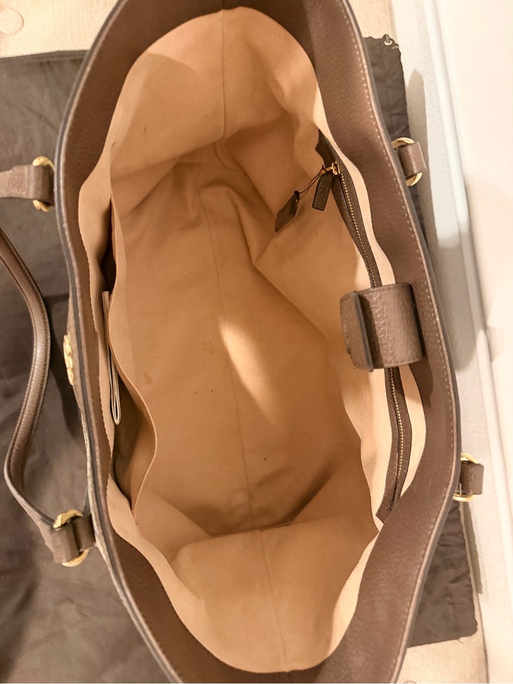 Gucci Ophidia GG Supreme Tote with Green and Red Web Stripe - Picture 3 of 7